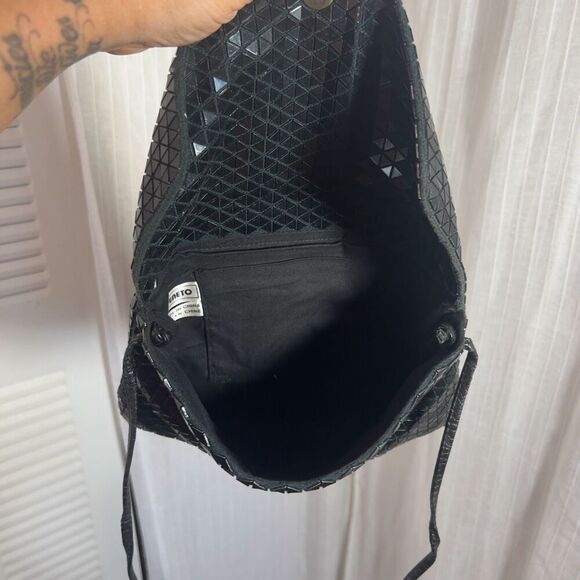 Veneto | Women’s | Bags | One Size | Vintage Black Textile Mesh Mini Clutch Bag - Picture 2 of 6